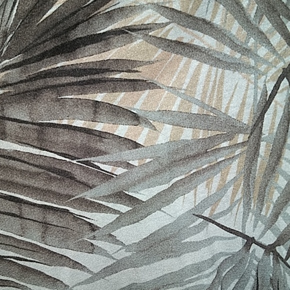 H&M island print dress. New. Size small - Picture 2 of 2